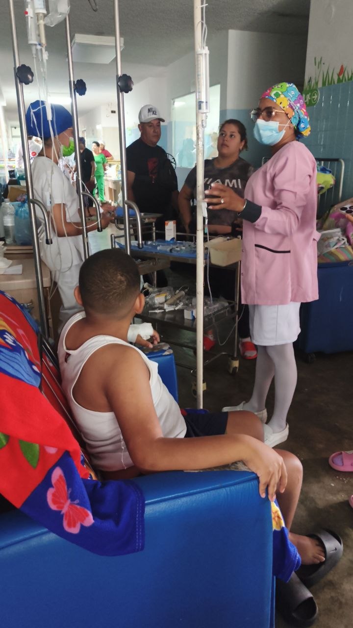 CONAPDIS Atiende a Afectados por Sismos en el Hospital Pérez Carreño
